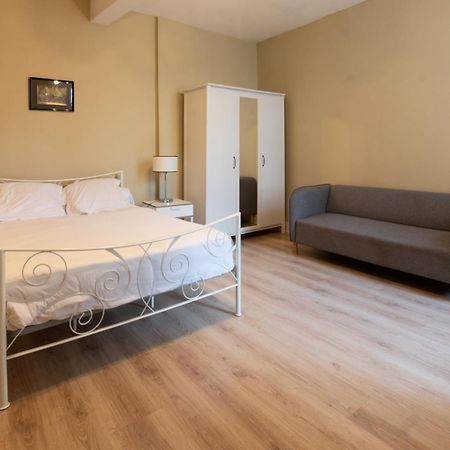 Logements A 2 Petits Pas Bagneres-de-Bigorre Exterior photo