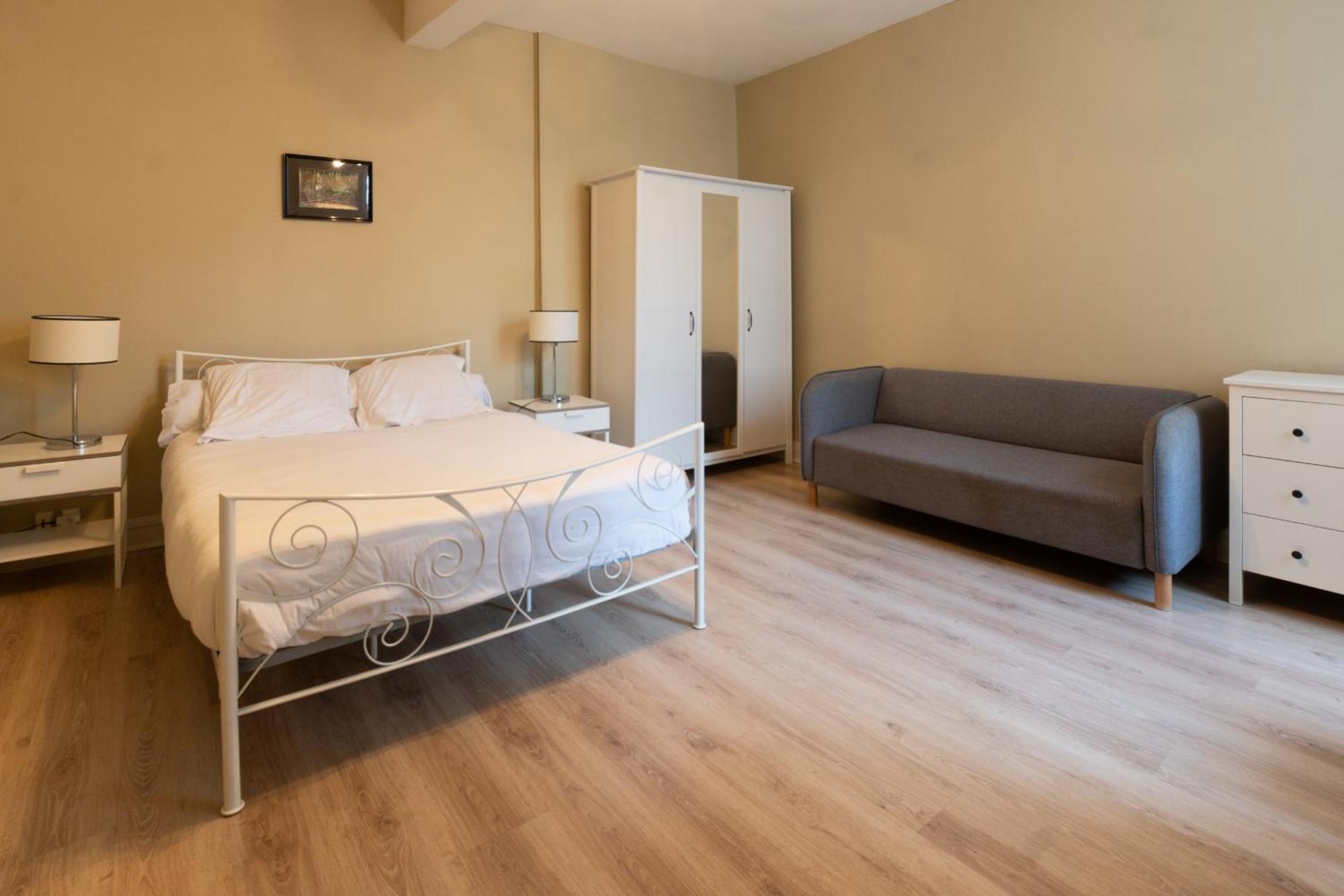 Logements A 2 Petits Pas Bagneres-de-Bigorre Exterior photo
