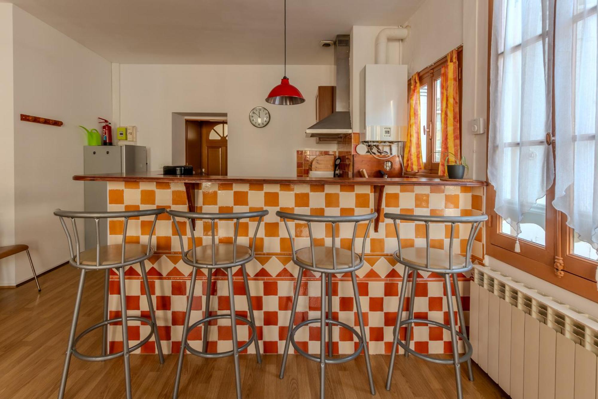Logements A 2 Petits Pas Bagneres-de-Bigorre Room photo