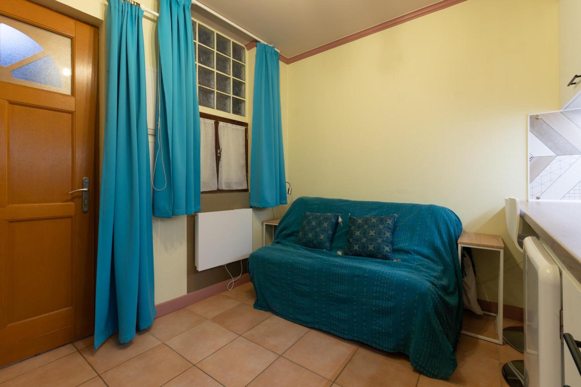 Logements A 2 Petits Pas Bagneres-de-Bigorre Room photo